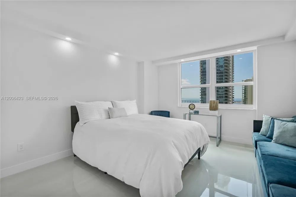 1155 Brickell Bay Dr #2003 Miami, FL 33131