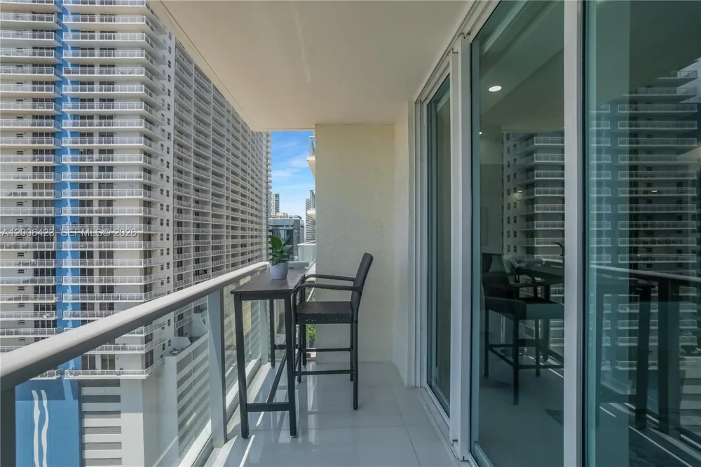 1155 Brickell Bay Dr #2003 Miami, FL 33131