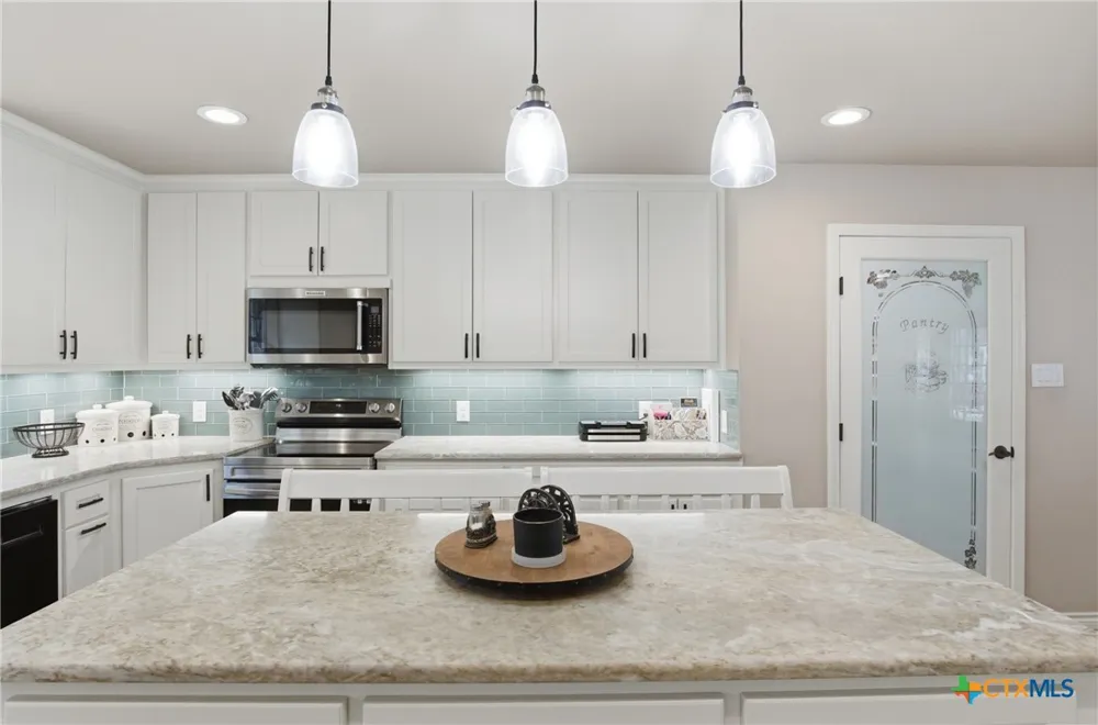 642 Phantom Rider Trail Spring Branch, TX 78070