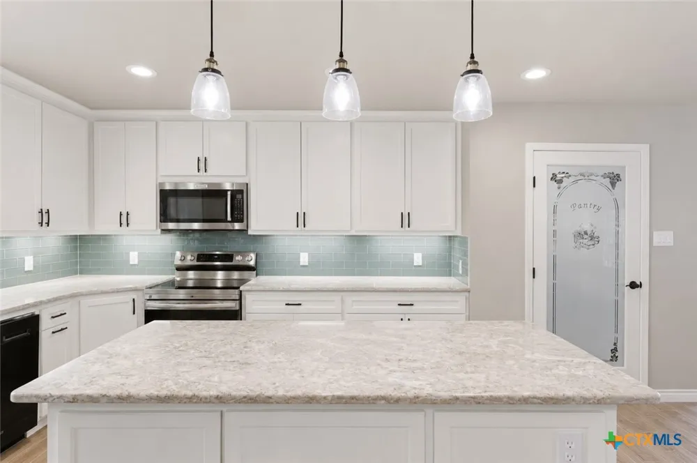 642 Phantom Rider Trail Spring Branch, TX 78070