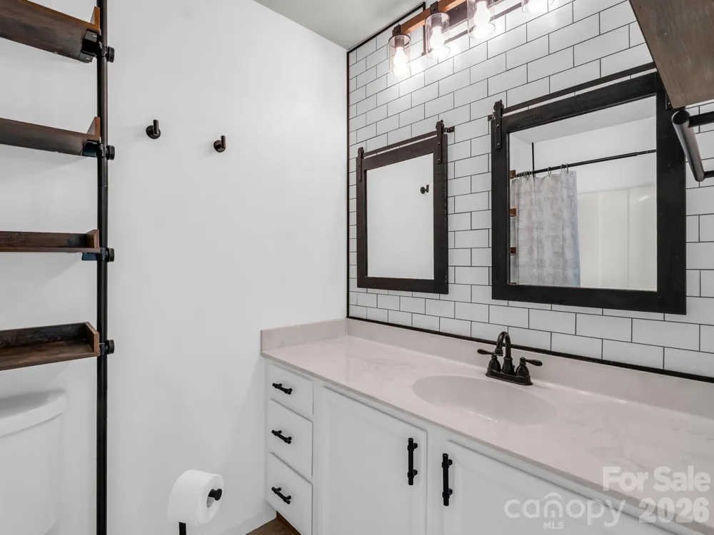 64 Lanceford Circle Fletcher, NC 28732
