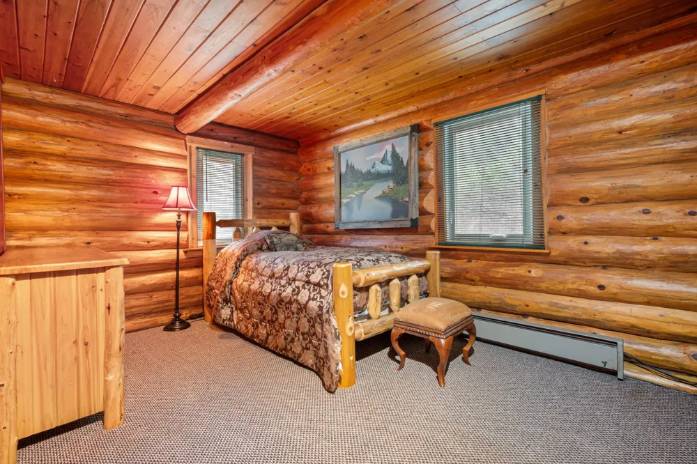 3521 Fire Trail Eveleth, MN 55734