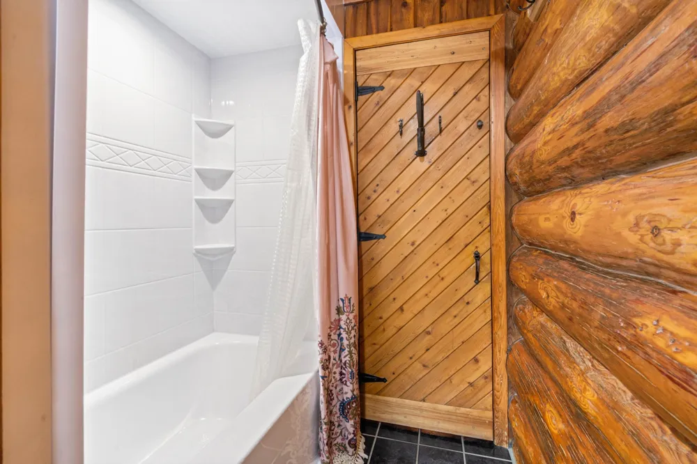 3521 Fire Trail Eveleth, MN 55734