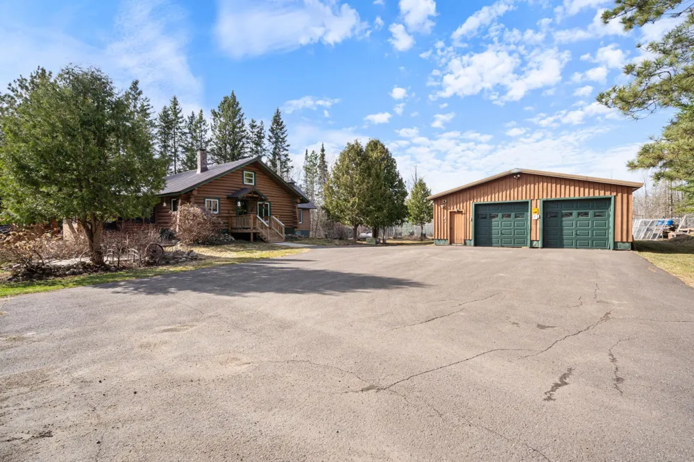 3521 Fire Trail Eveleth, MN 55734