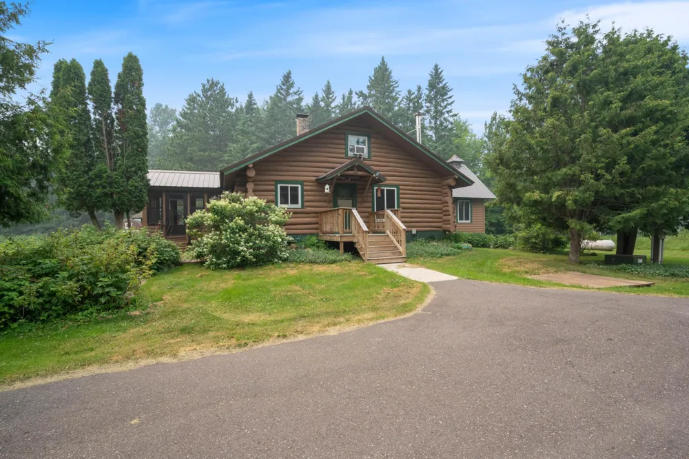 3521 Fire Trail Eveleth, MN 55734