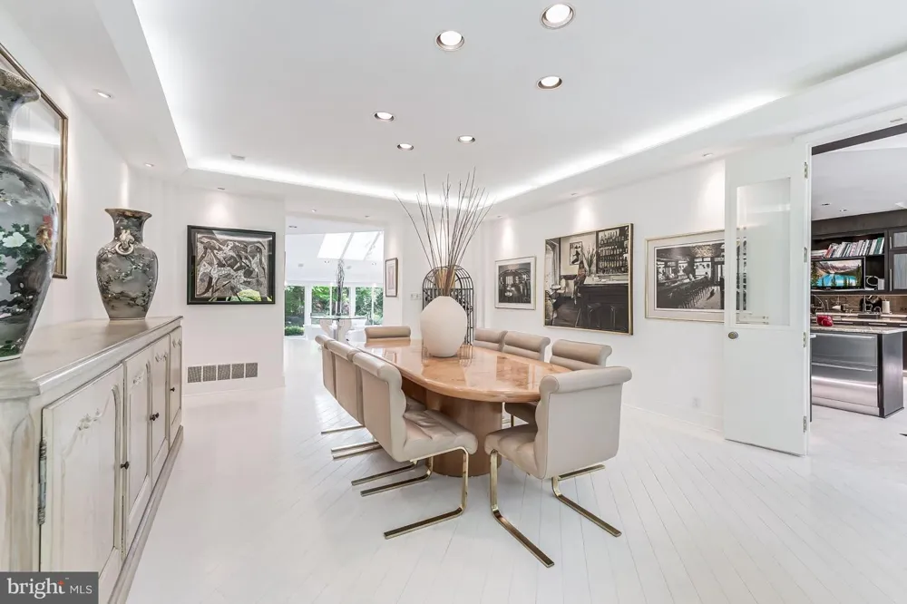 9 OAKLYN COURT Potomac, MD 20854
