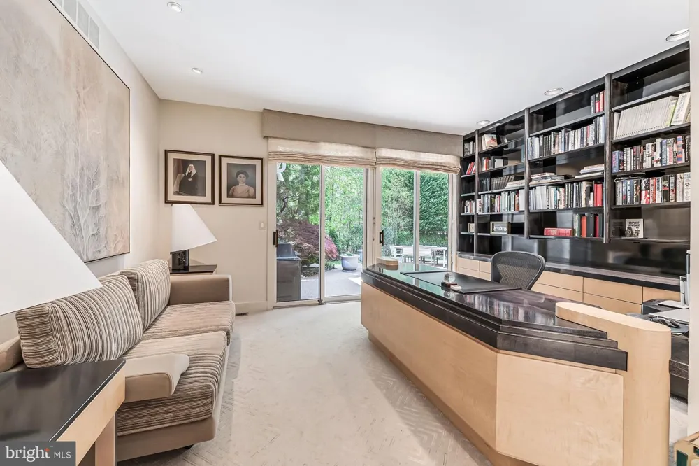 9 OAKLYN COURT Potomac, MD 20854