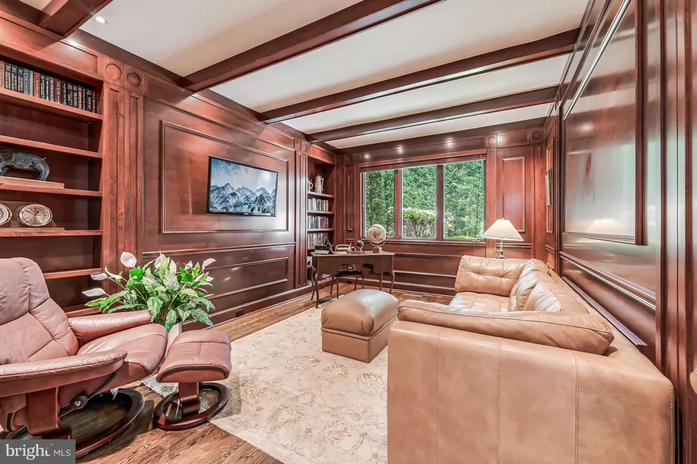 9 OAKLYN COURT Potomac, MD 20854