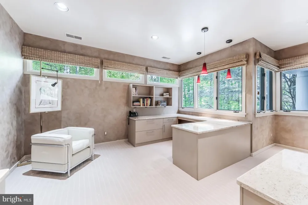 9 OAKLYN COURT Potomac, MD 20854