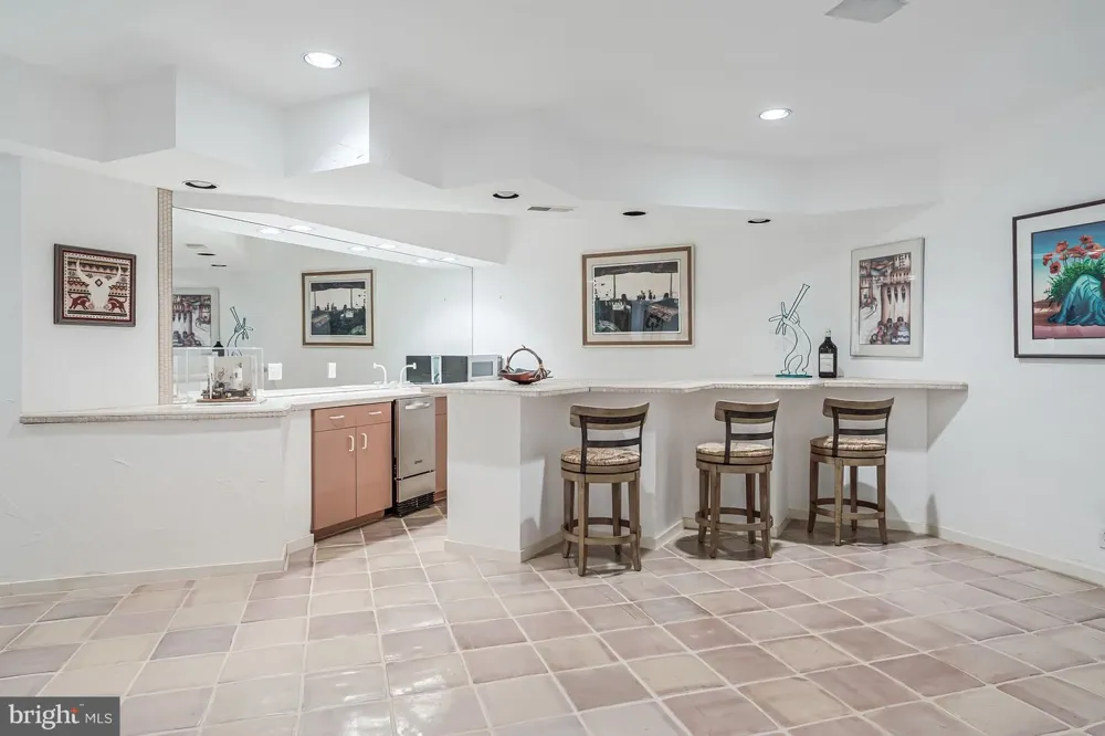 9 OAKLYN COURT Potomac, MD 20854