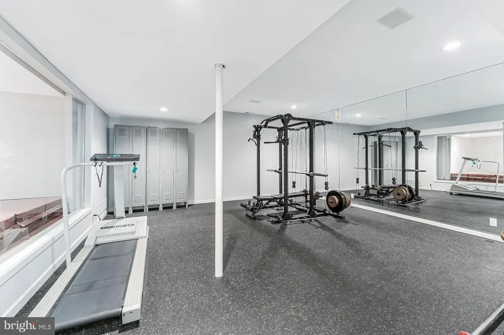 9 OAKLYN COURT Potomac, MD 20854