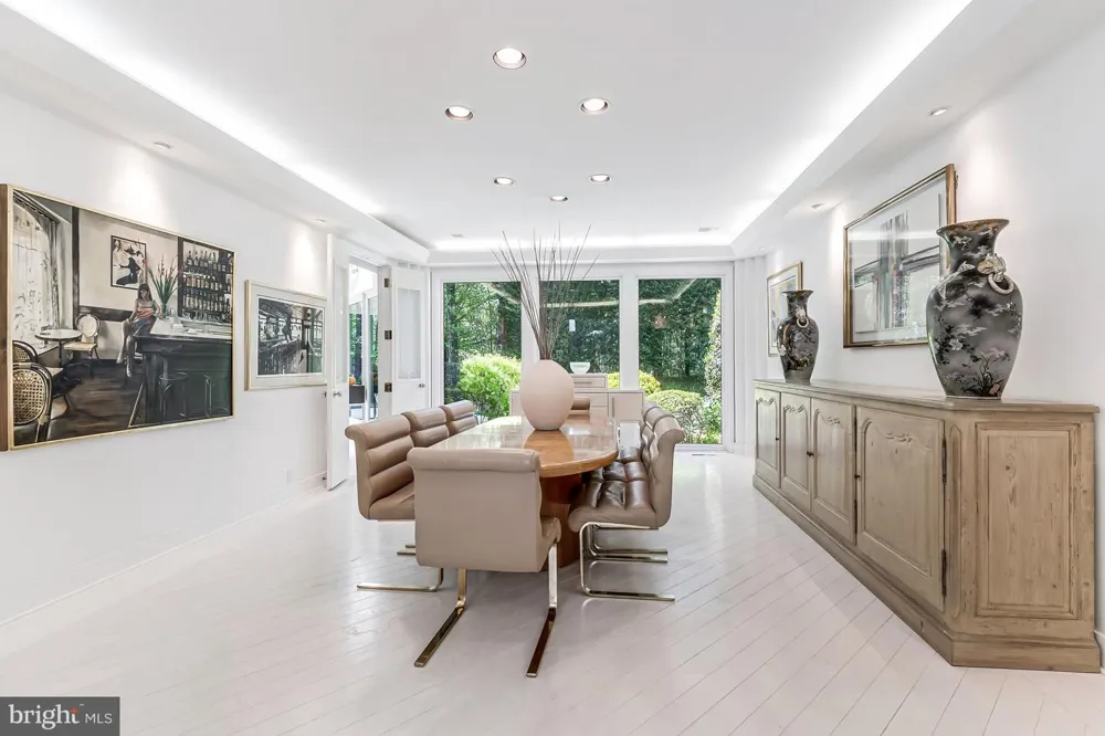 9 OAKLYN COURT Potomac, MD 20854