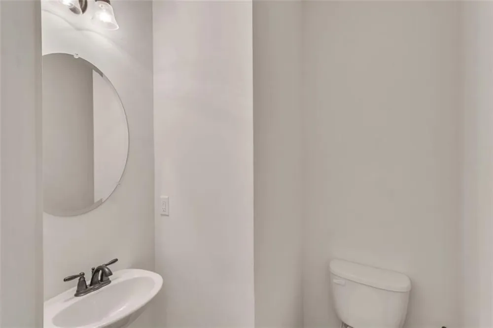 1563 BUTTERNUT Cove Stone Mountain, GA 30083