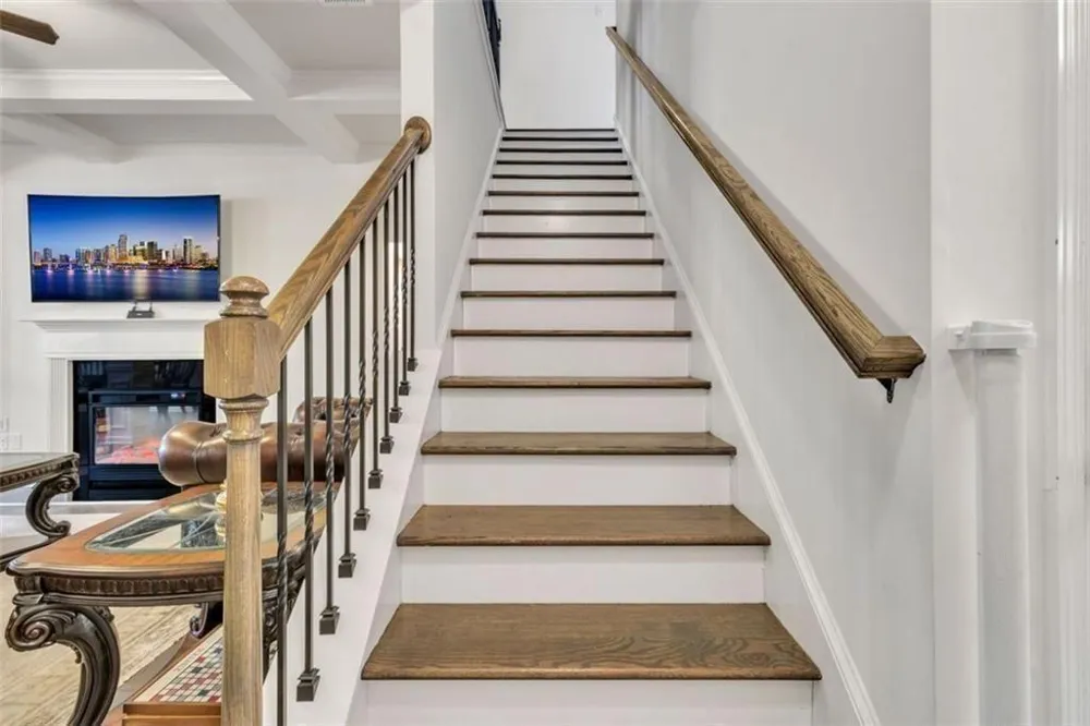 1563 BUTTERNUT Cove Stone Mountain, GA 30083