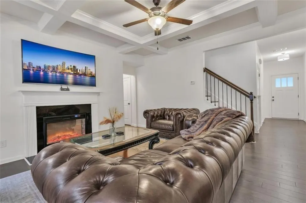 1563 BUTTERNUT Cove Stone Mountain, GA 30083