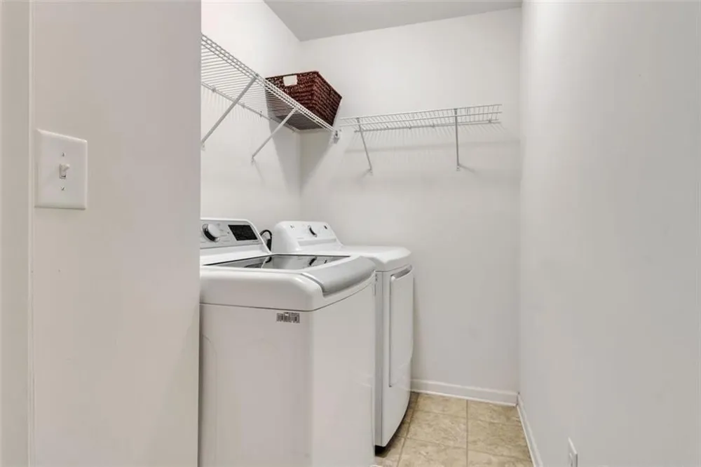 1563 BUTTERNUT Cove Stone Mountain, GA 30083