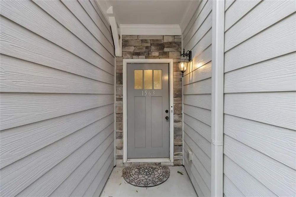 1563 BUTTERNUT Cove Stone Mountain, GA 30083