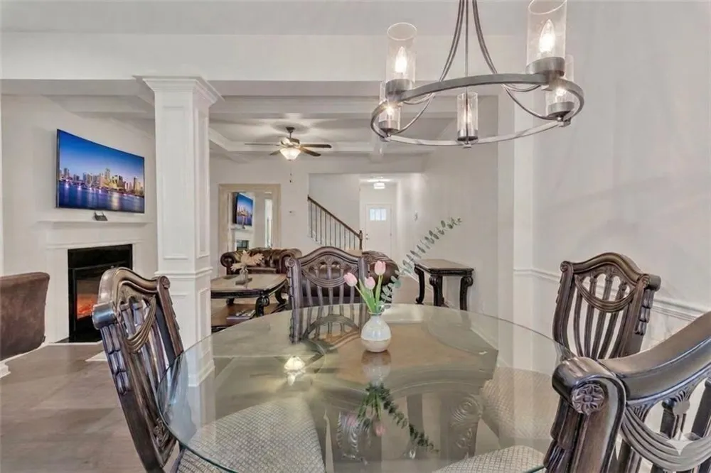 1563 BUTTERNUT Cove Stone Mountain, GA 30083