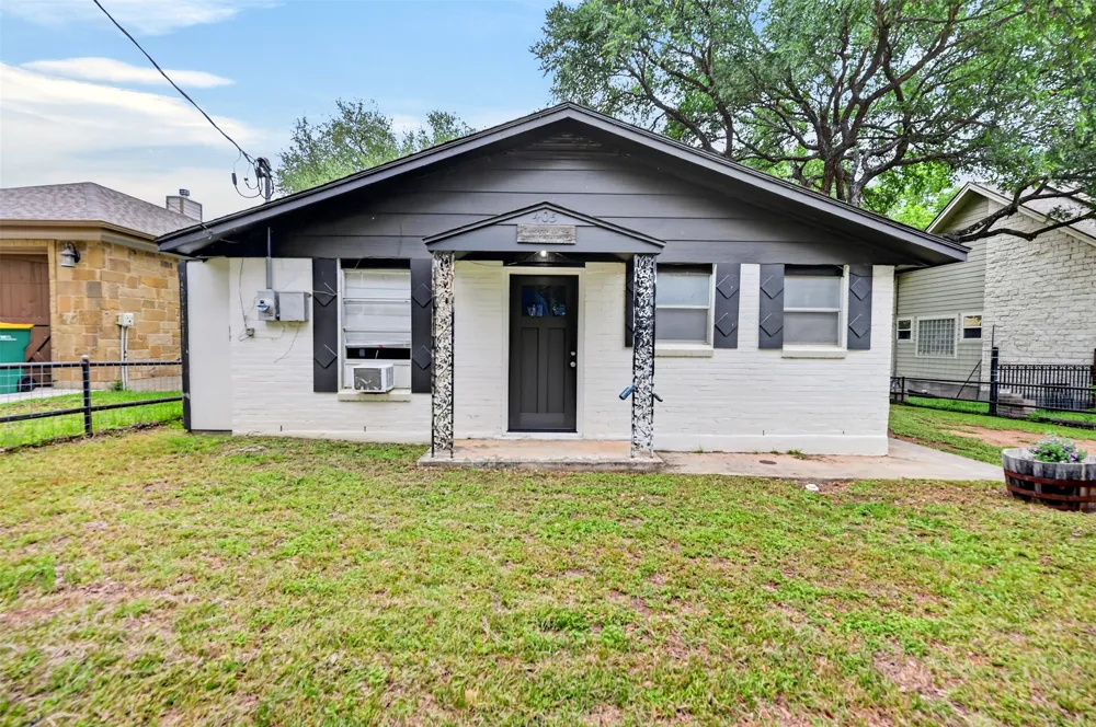 405 Robin Hood Lane Granite Shoals, TX 78654