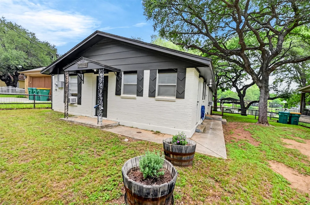 405 Robin Hood Lane Granite Shoals, TX 78654