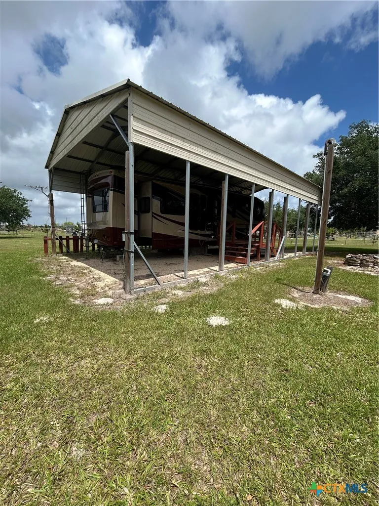 120 McAlister Lane Seadrift, TX 77983