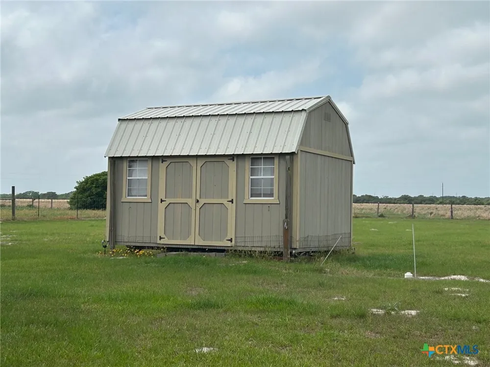 120 McAlister Lane Seadrift, TX 77983