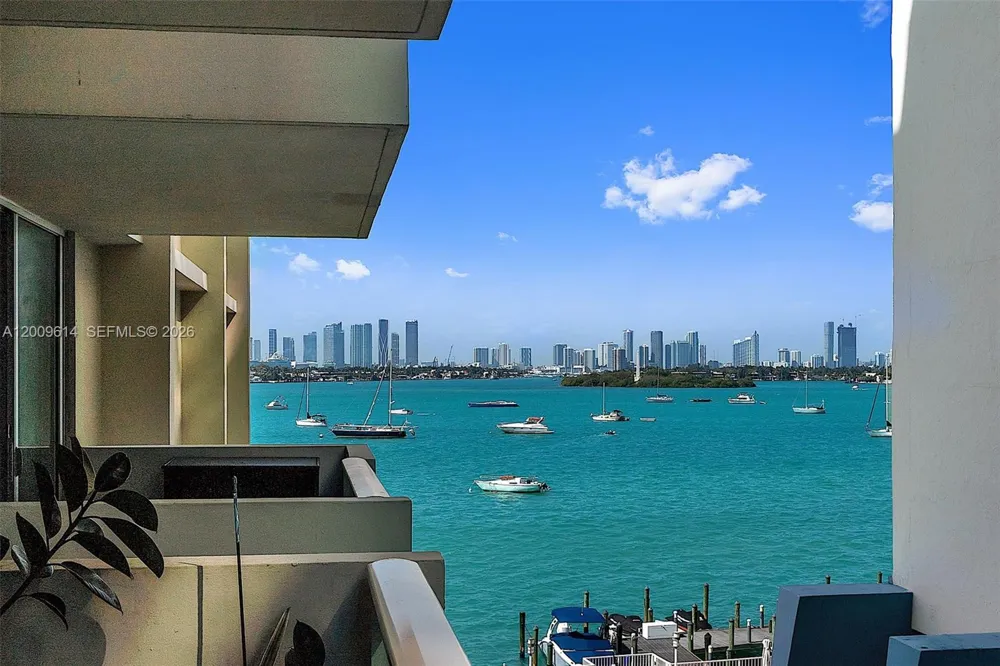 1200 West Ave #423 Miami Beach, FL 33139