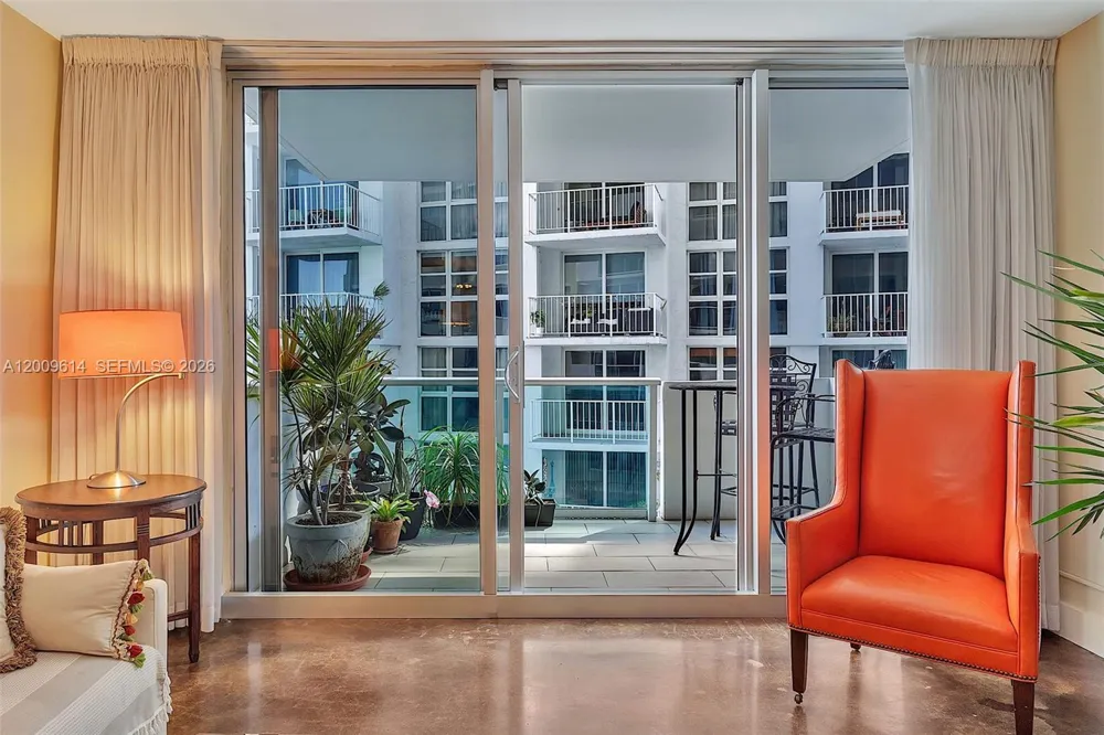 1200 West Ave #423 Miami Beach, FL 33139