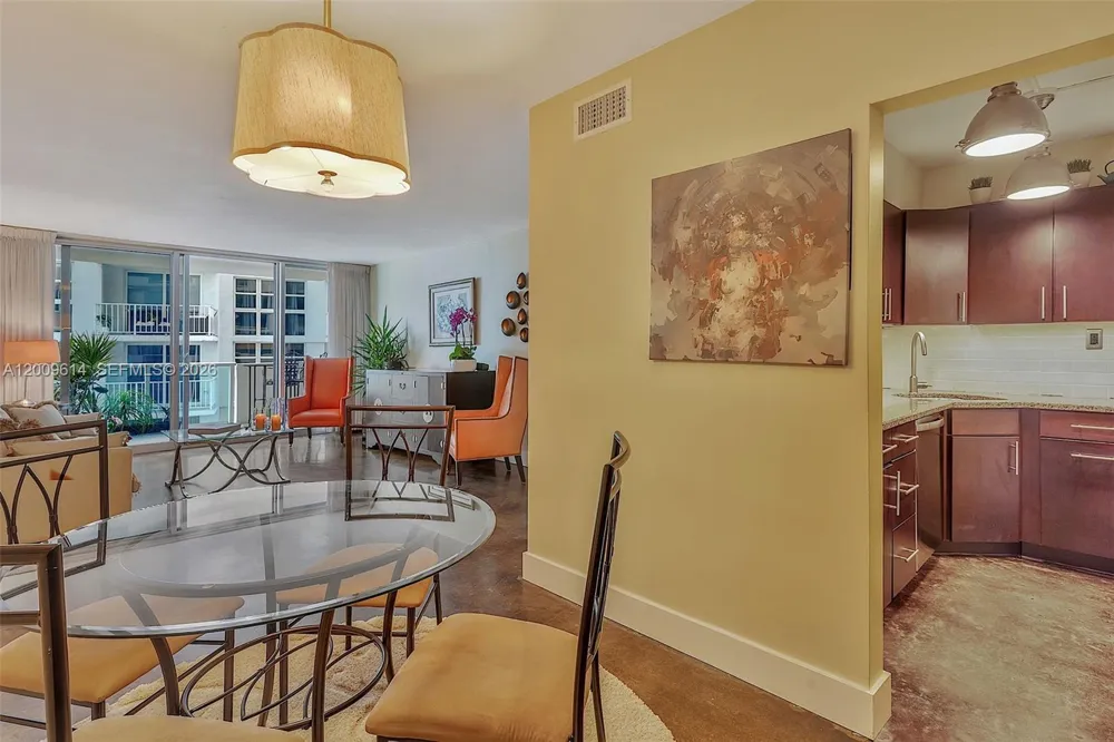1200 West Ave #423 Miami Beach, FL 33139