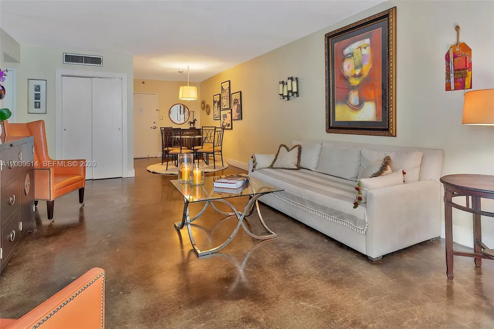 1200 West Ave #423 Miami Beach, FL 33139