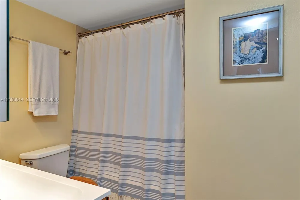 1200 West Ave #423 Miami Beach, FL 33139