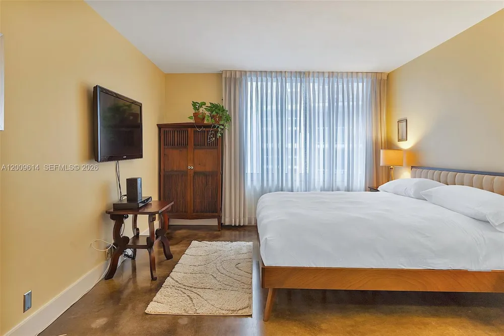 1200 West Ave #423 Miami Beach, FL 33139