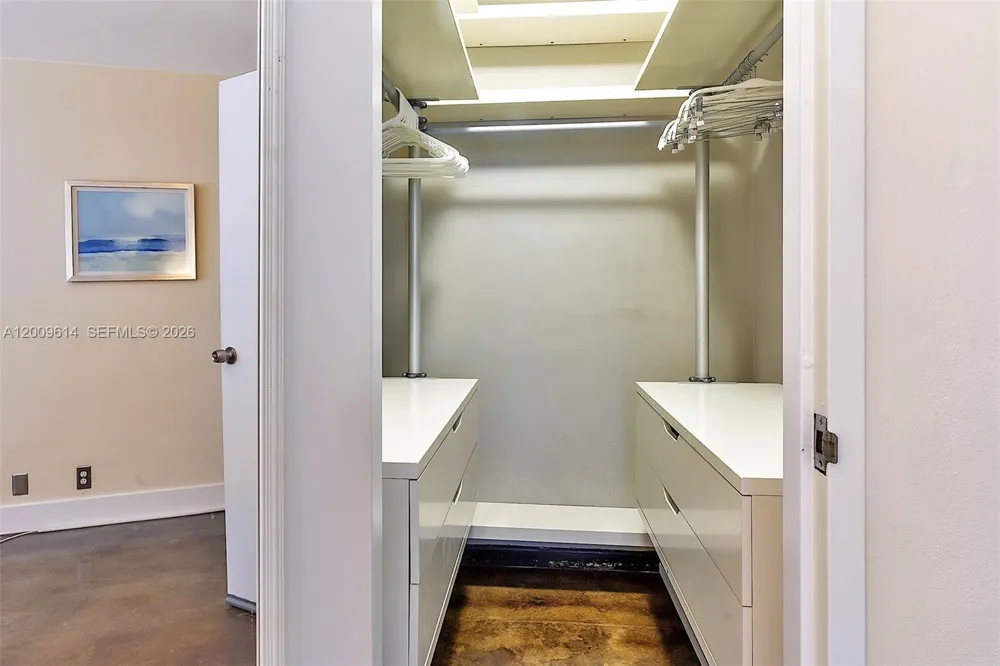 1200 West Ave #423 Miami Beach, FL 33139