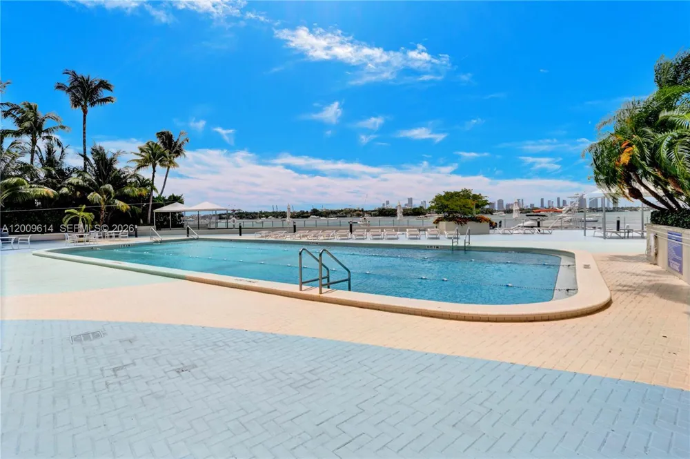 1200 West Ave #423 Miami Beach, FL 33139