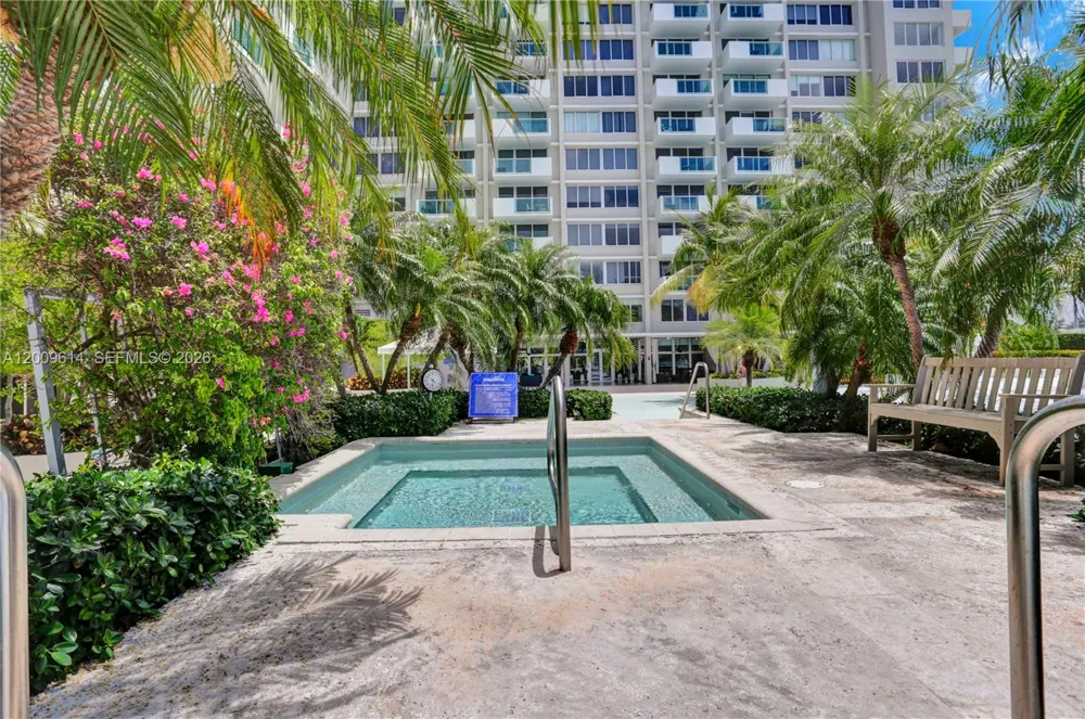 1200 West Ave #423 Miami Beach, FL 33139