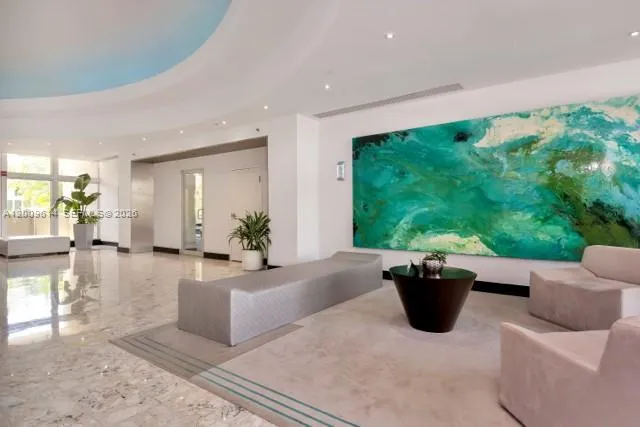 1200 West Ave #423 Miami Beach, FL 33139