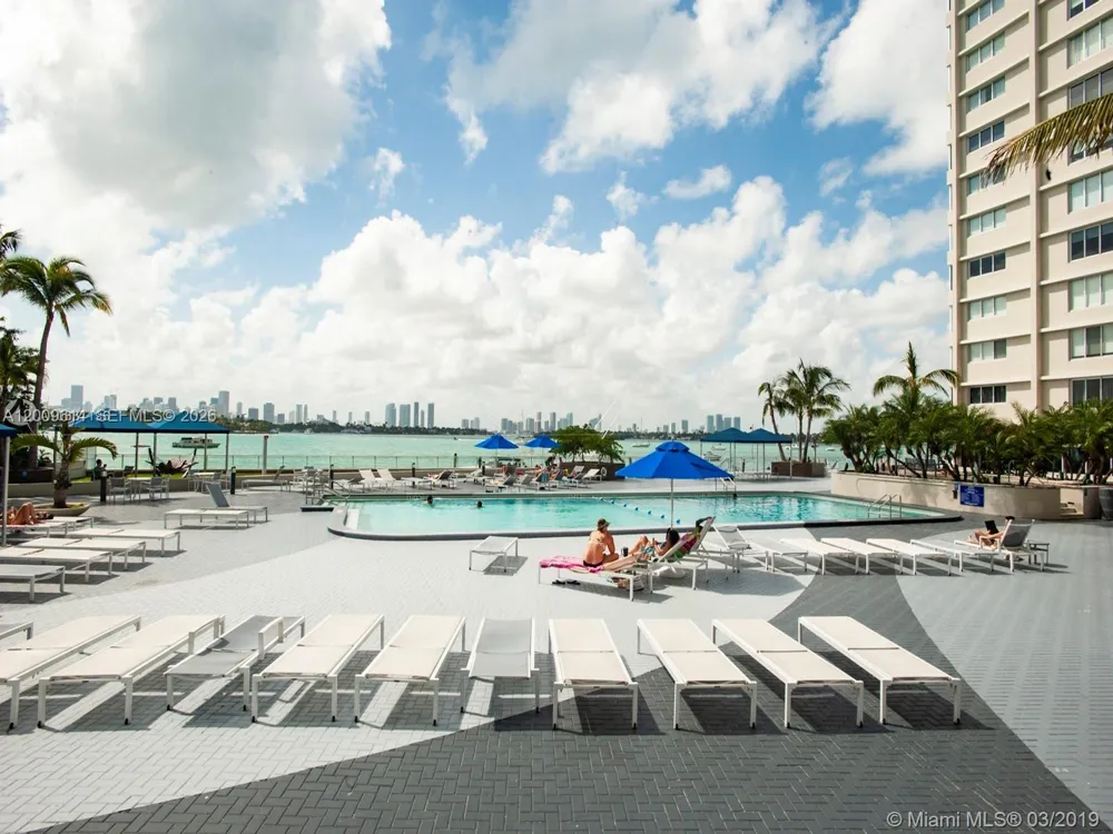 1200 West Ave #423 Miami Beach, FL 33139