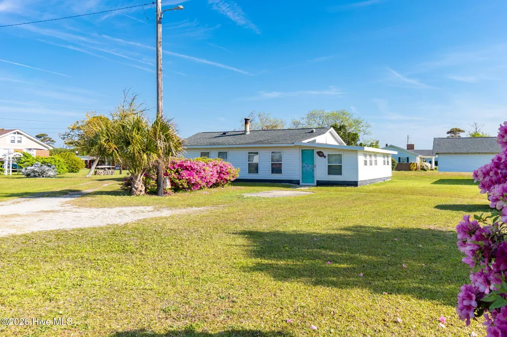 187 Mullens Drive Harkers Island, NC 28531