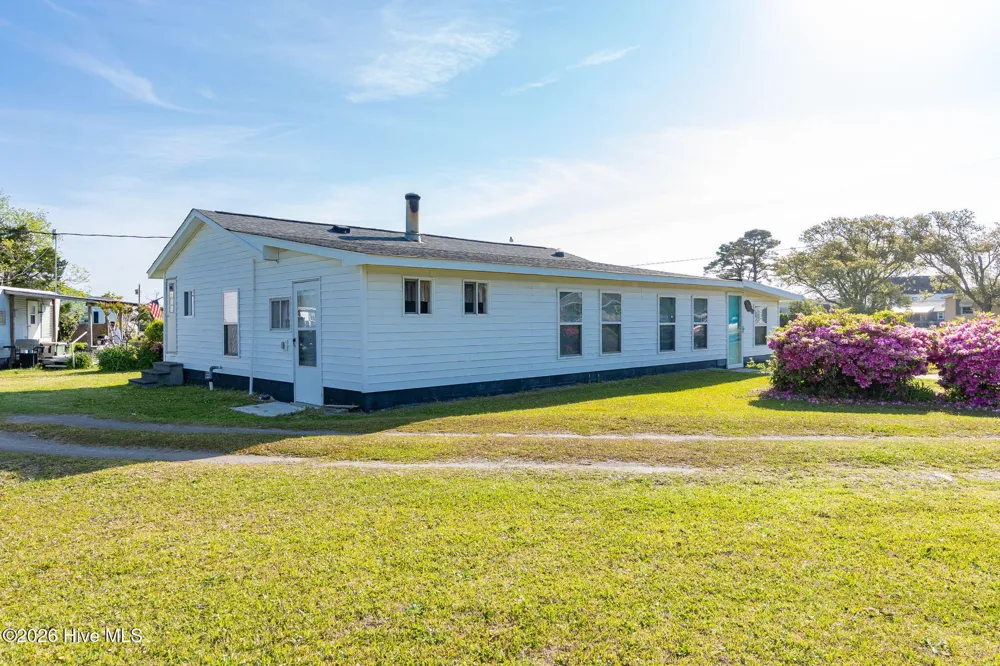 187 Mullens Drive Harkers Island, NC 28531