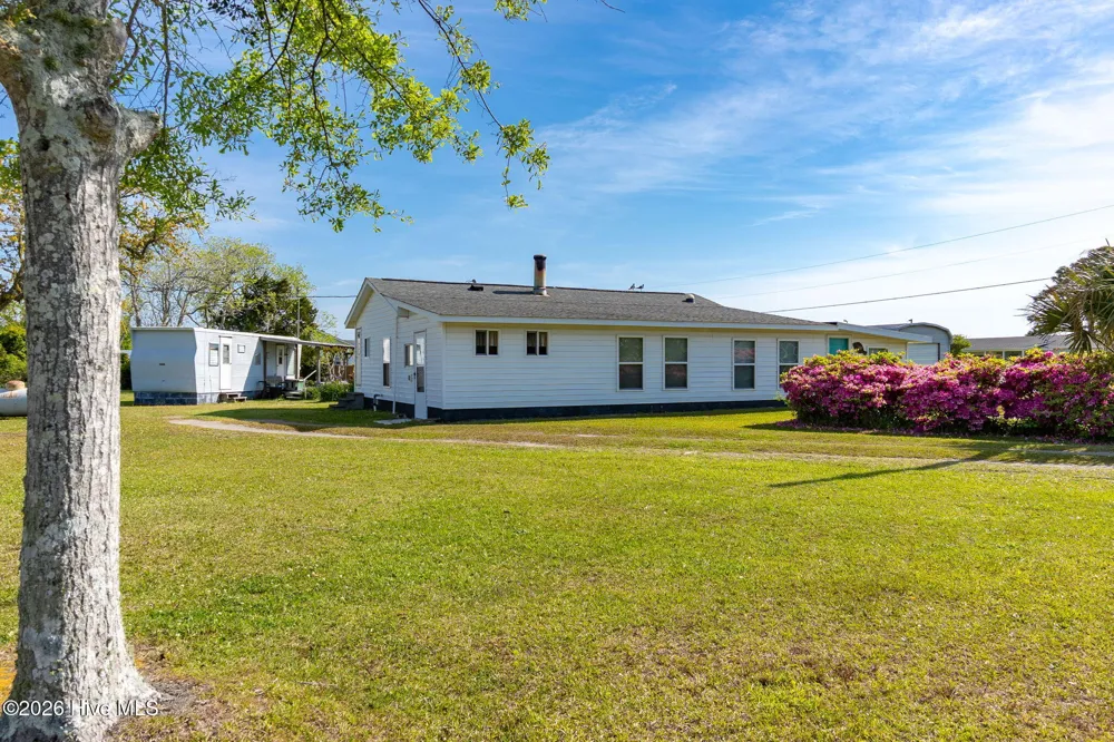 187 Mullens Drive Harkers Island, NC 28531