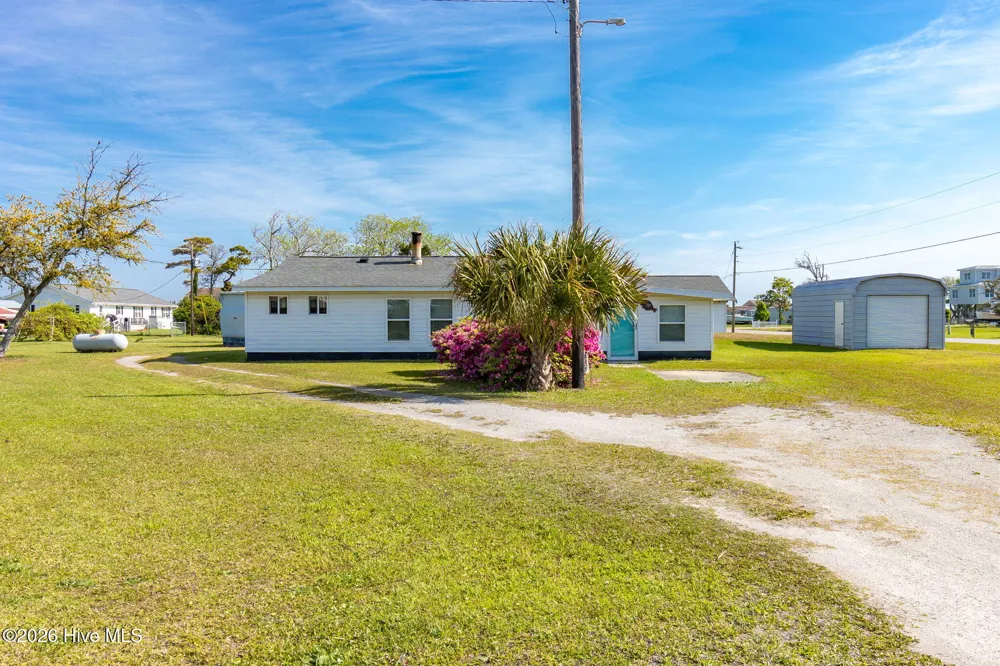 187 Mullens Drive Harkers Island, NC 28531