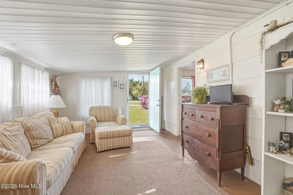 187 Mullens Drive Harkers Island, NC 28531