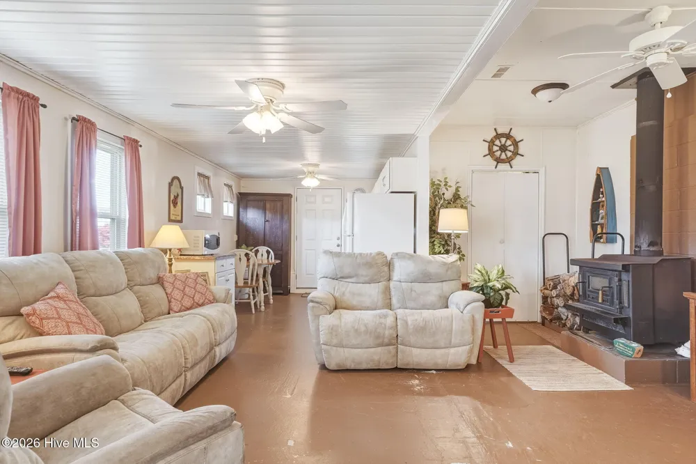187 Mullens Drive Harkers Island, NC 28531