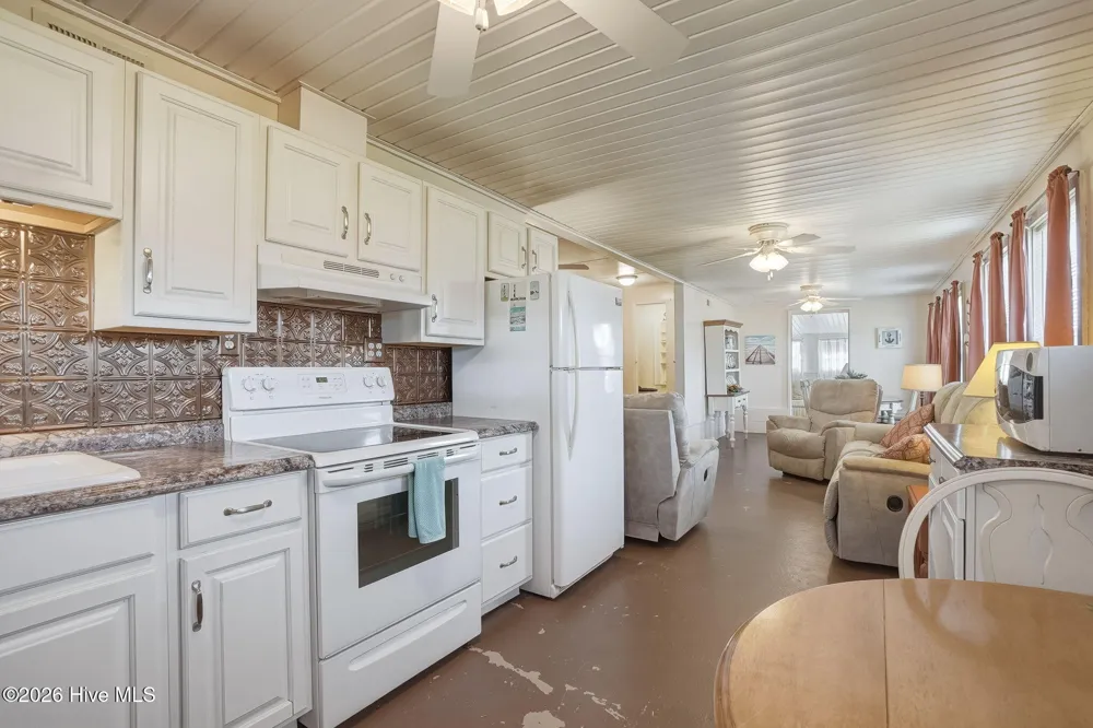 187 Mullens Drive Harkers Island, NC 28531
