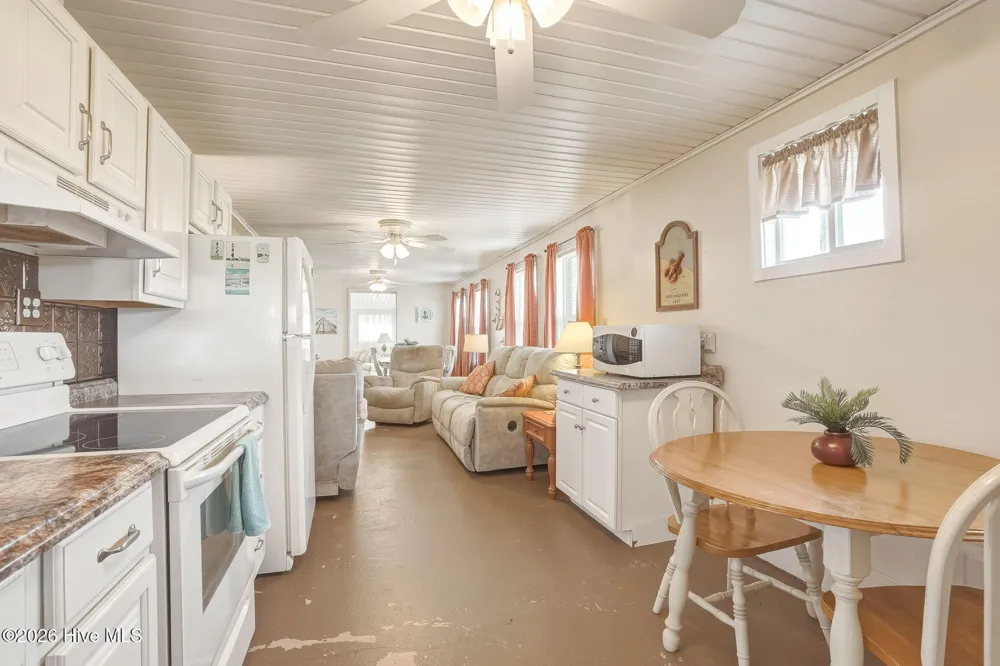 187 Mullens Drive Harkers Island, NC 28531