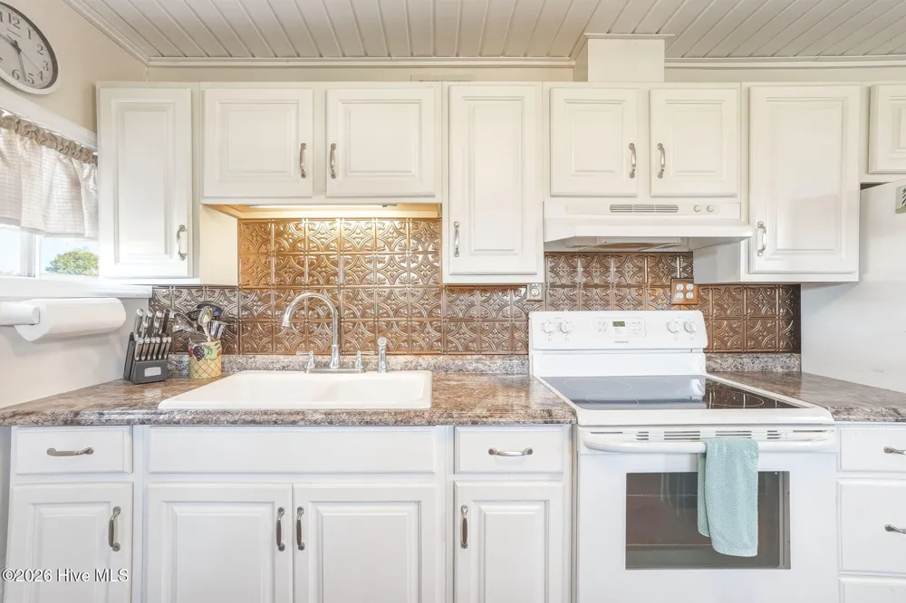 187 Mullens Drive Harkers Island, NC 28531