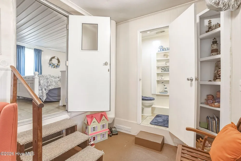 187 Mullens Drive Harkers Island, NC 28531