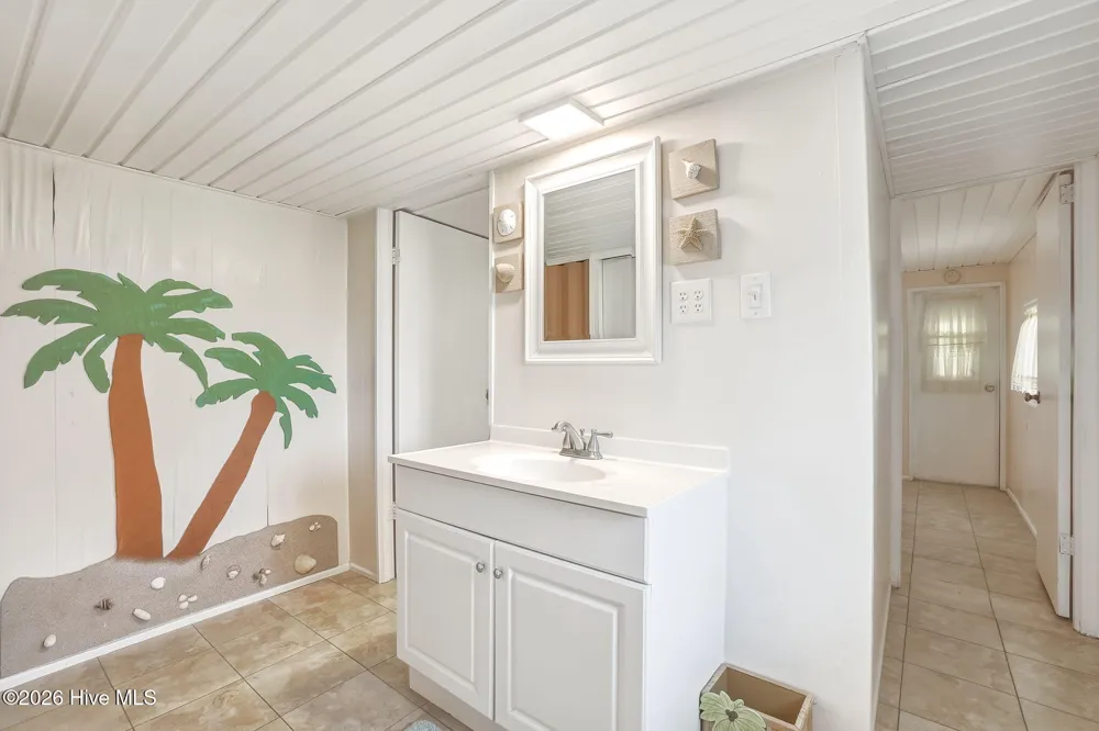 187 Mullens Drive Harkers Island, NC 28531