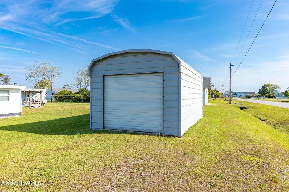 187 Mullens Drive Harkers Island, NC 28531