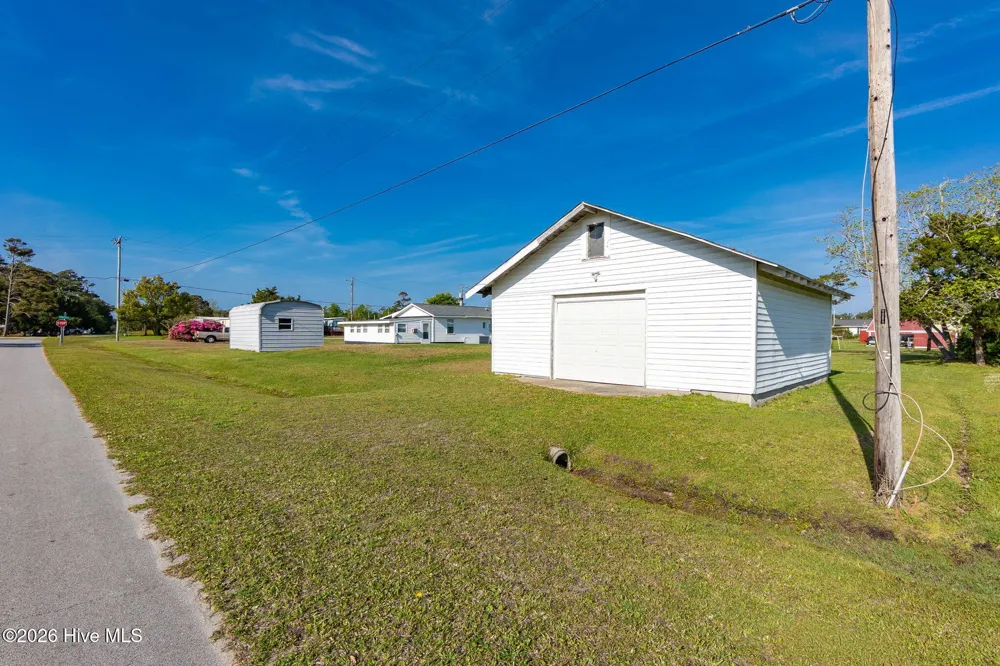 187 Mullens Drive Harkers Island, NC 28531